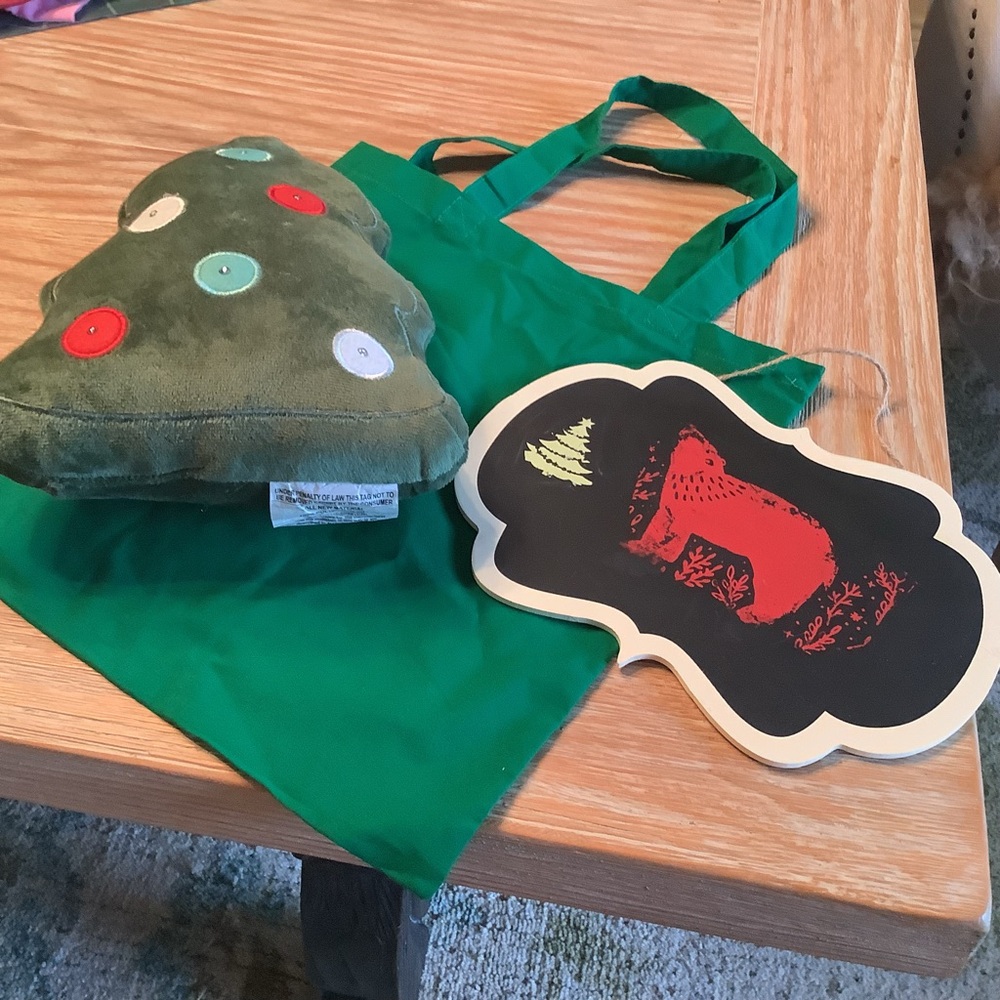 Womens Green Tote Bag with Plush Tree Pillow and Bear Christmas sign